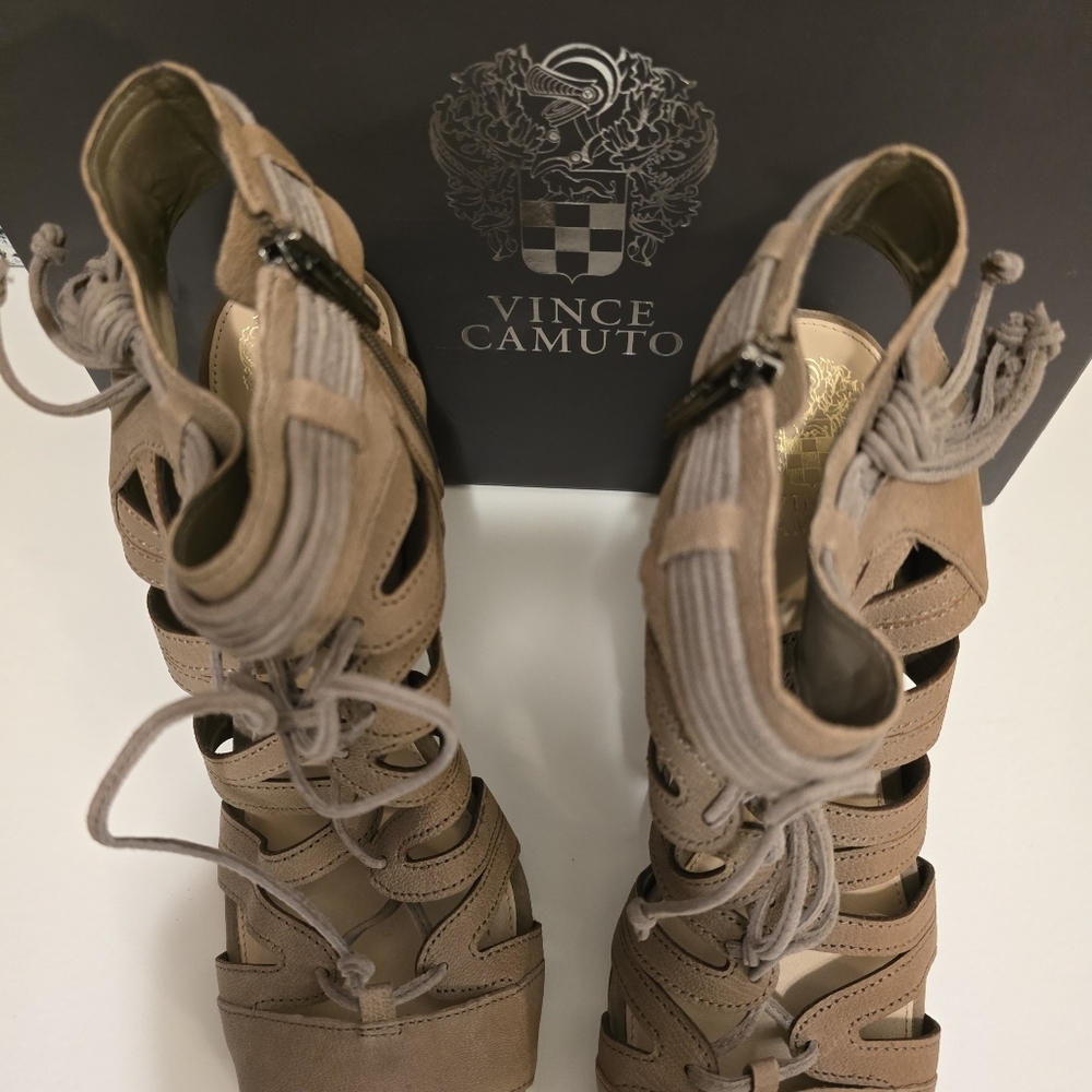 VINCE CAMUTO Tan Chunky Heel Laceup Sandals Tassles Detail Zipup Sides Size 11 - Picture 5 of 17
